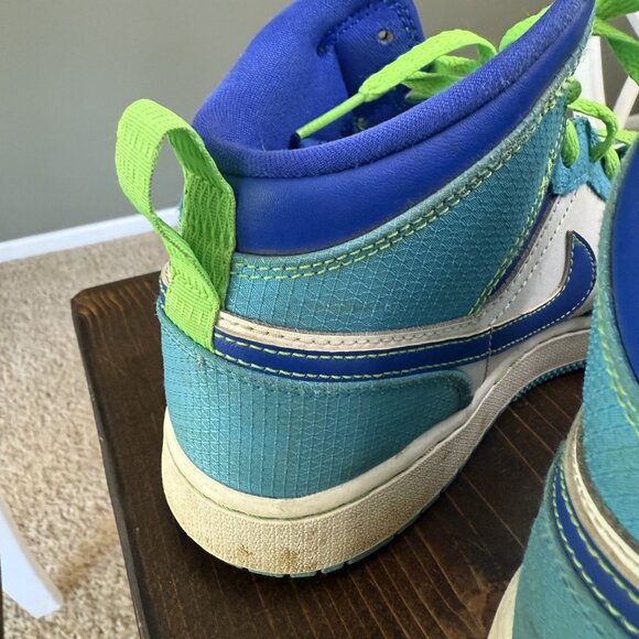 Nike Air Jordan 1 Mid SE Sprite Blue GS DA8010-400 Size 6.5Y - Picture 8 of 13